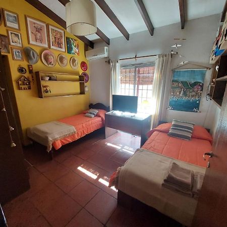 Casa Confortable - Parque Central - Estacionamiento, Patio, 3 Banos, 5 Habitaciones - La Cieneguita Ngoại thất bức ảnh